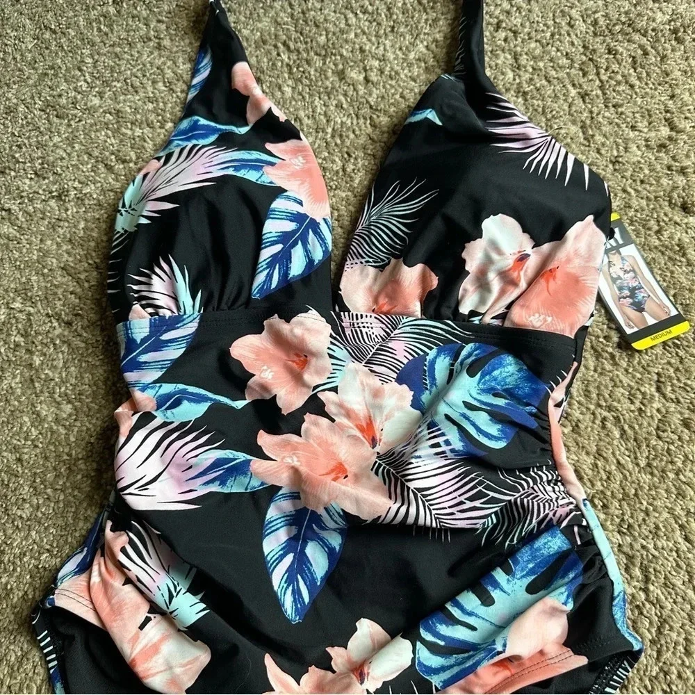 DKNY Women's One Piece Tummy Control Halter Neckline Swimsuit Sz‎ Medium - Picture 5 of 9